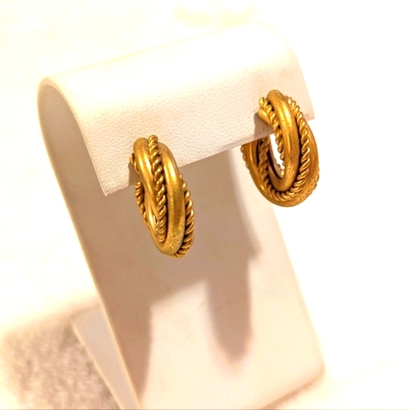 Vintage Elegant Goldtone Textured Hoop Pierced Earrings - Picture 1 of 5